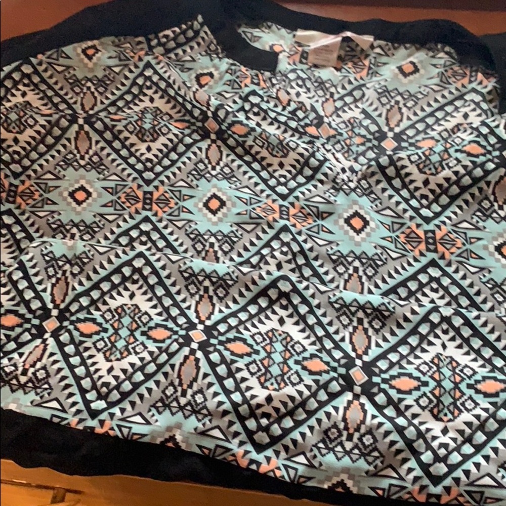 Francesca’s Patterned Chiffon Blouse
